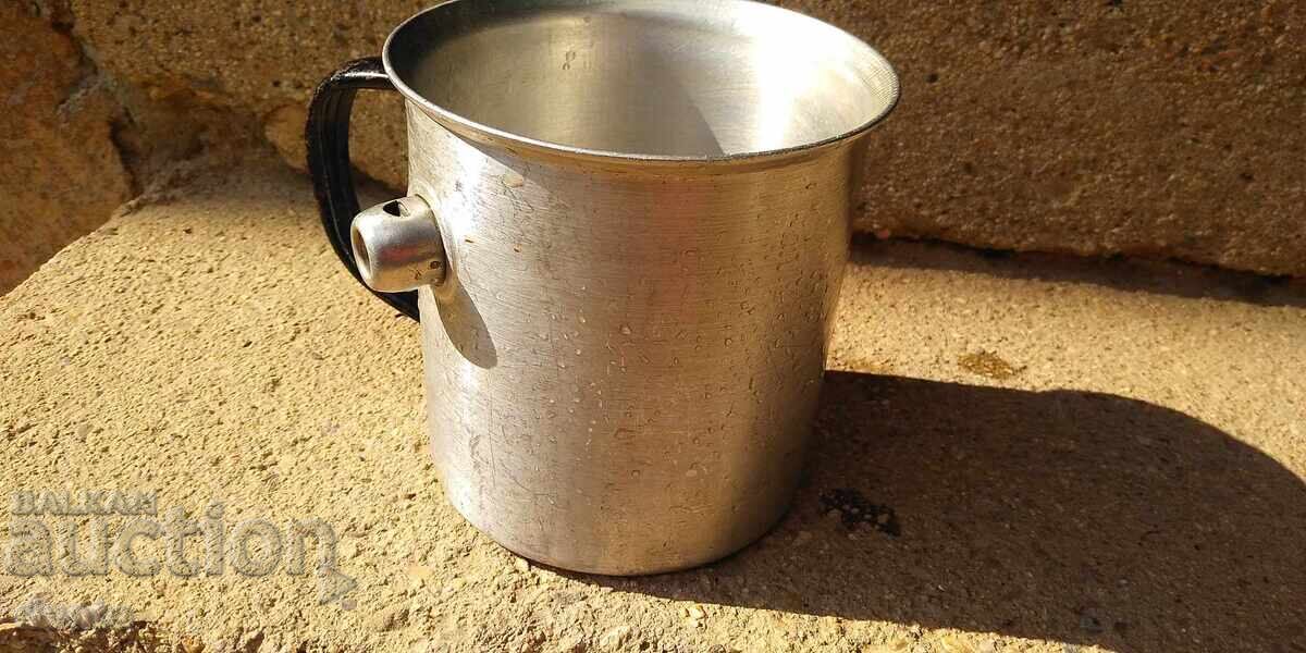 Ceaun de lapte din aluminiu din perioada socialistă, 1L - 6