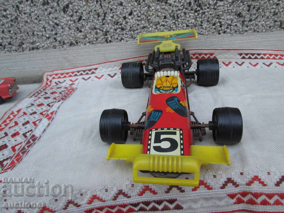 FORMULA 1 PRODUSĂ ÎN RDG ÎN ANII '70 AI SECOLULUI TRECUT cu preț € 10.00 | 19.56 BGN