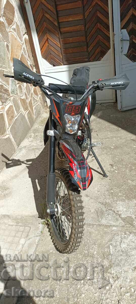 Auction  GT125S dirt bike