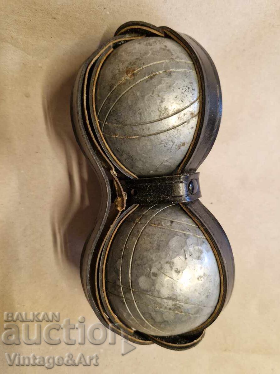 Bile metalice mari franțuzești pentru jocul de petanque cu preț € 60.00 | 117.35 BGN