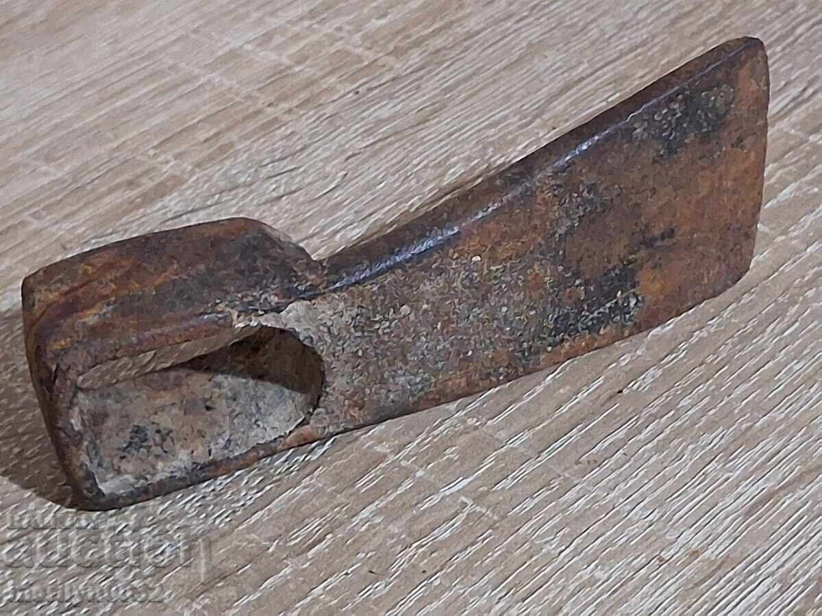 Доставка на Стара чапа мотика острие ковано желязо