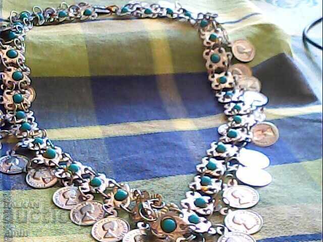 Set frumos cu preț € 3.00 | 5.87 BGN