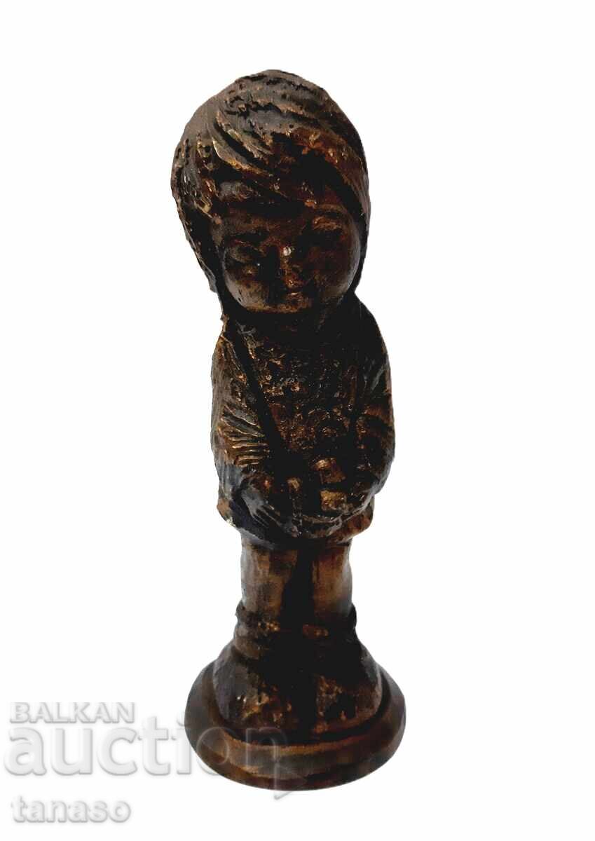 Figurină din cupru – Fată lucrată manual – 16 cm – 290 g – Patină cu preț € 25.00 | 48.90 BGN