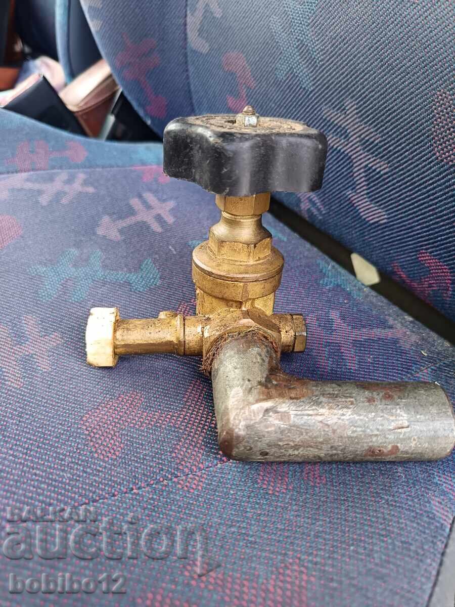 Доставка на Кран запазен