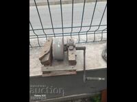 ΠΑΛΙΟ ΑΚΟΝΙΣΤΗΡΙ ΜΑΧΑΙΡΙΩΝ