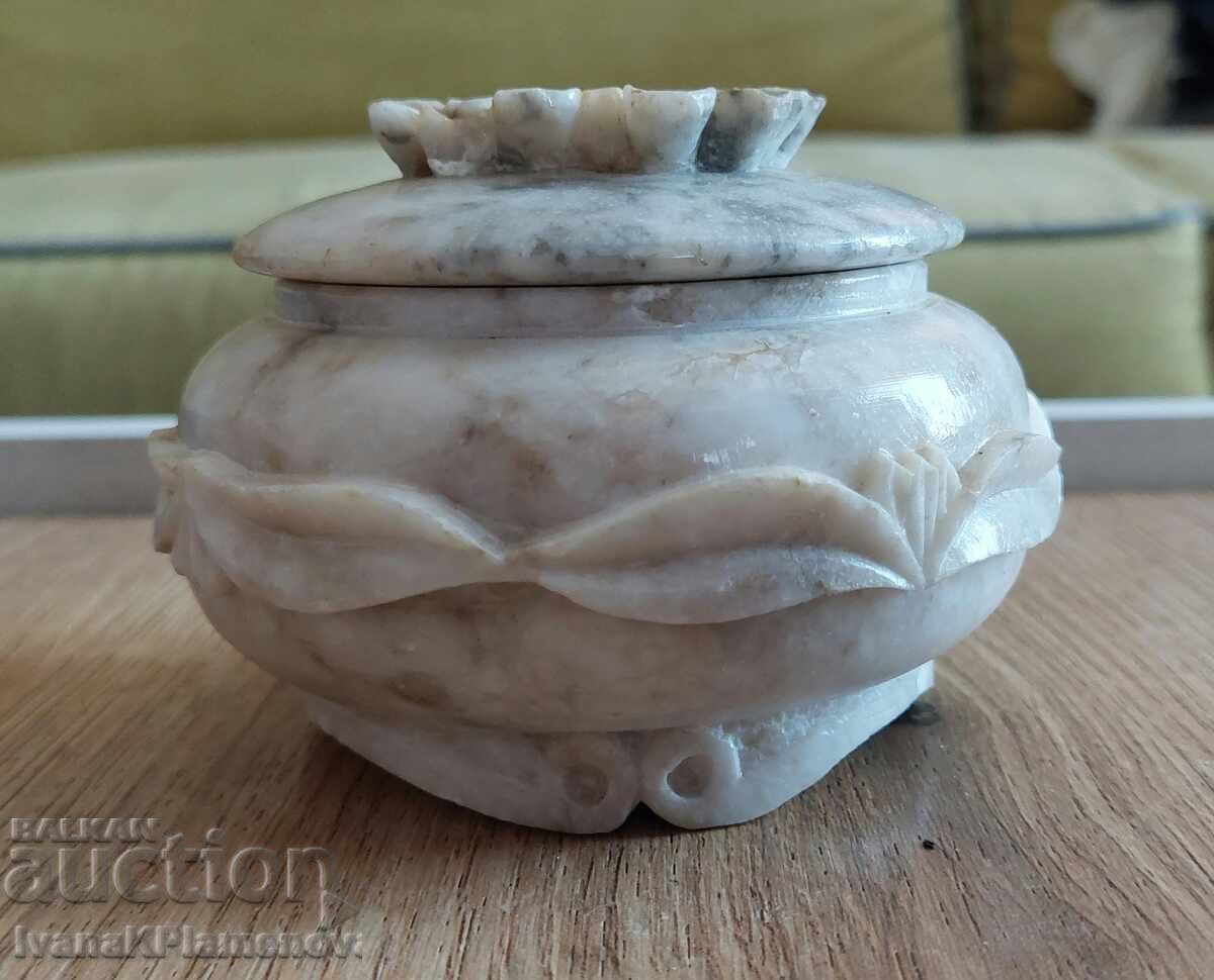 Cutie din marmură pentru cunoscători cu preț € 14.00 | 27.38 BGN Cutie din marmură pentru cunoscători cu preț € 14.00 | 27.38 BGN