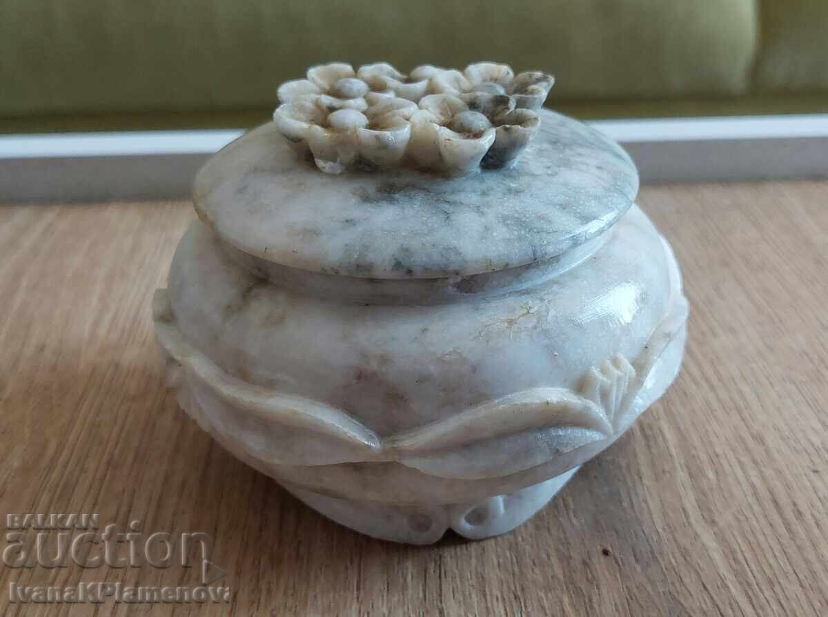 Cutie din marmură pentru cunoscători Cutie din marmură pentru cunoscători