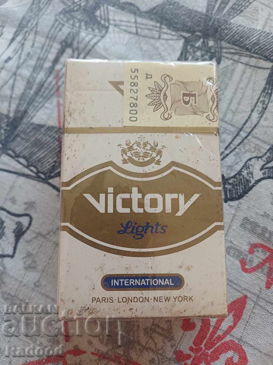 Victory, Victory Alb cu preț € 40.00 | 78.23 BGN Victory, Victory Alb cu preț € 40.00 | 78.23 BGN