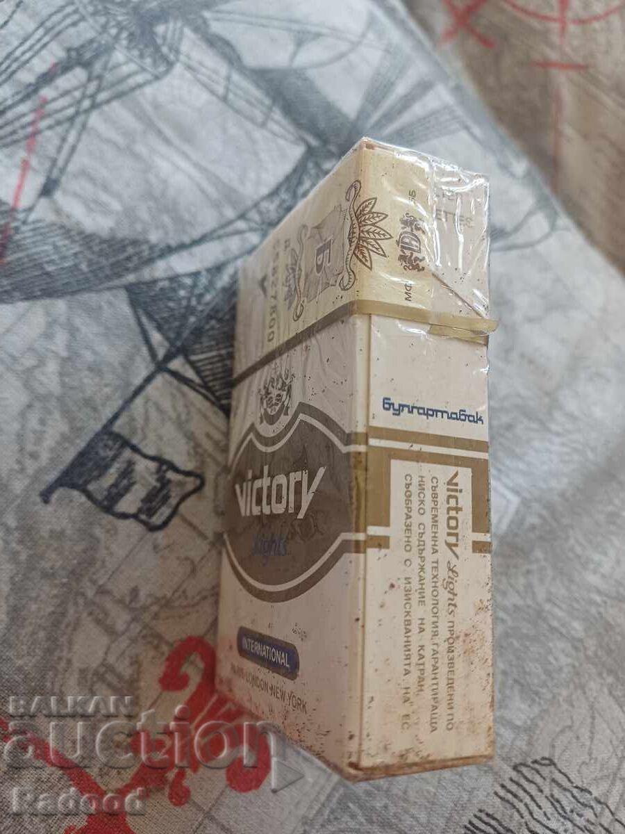 Licitație Victory, Victory Alb Licitație Victory, Victory Alb
