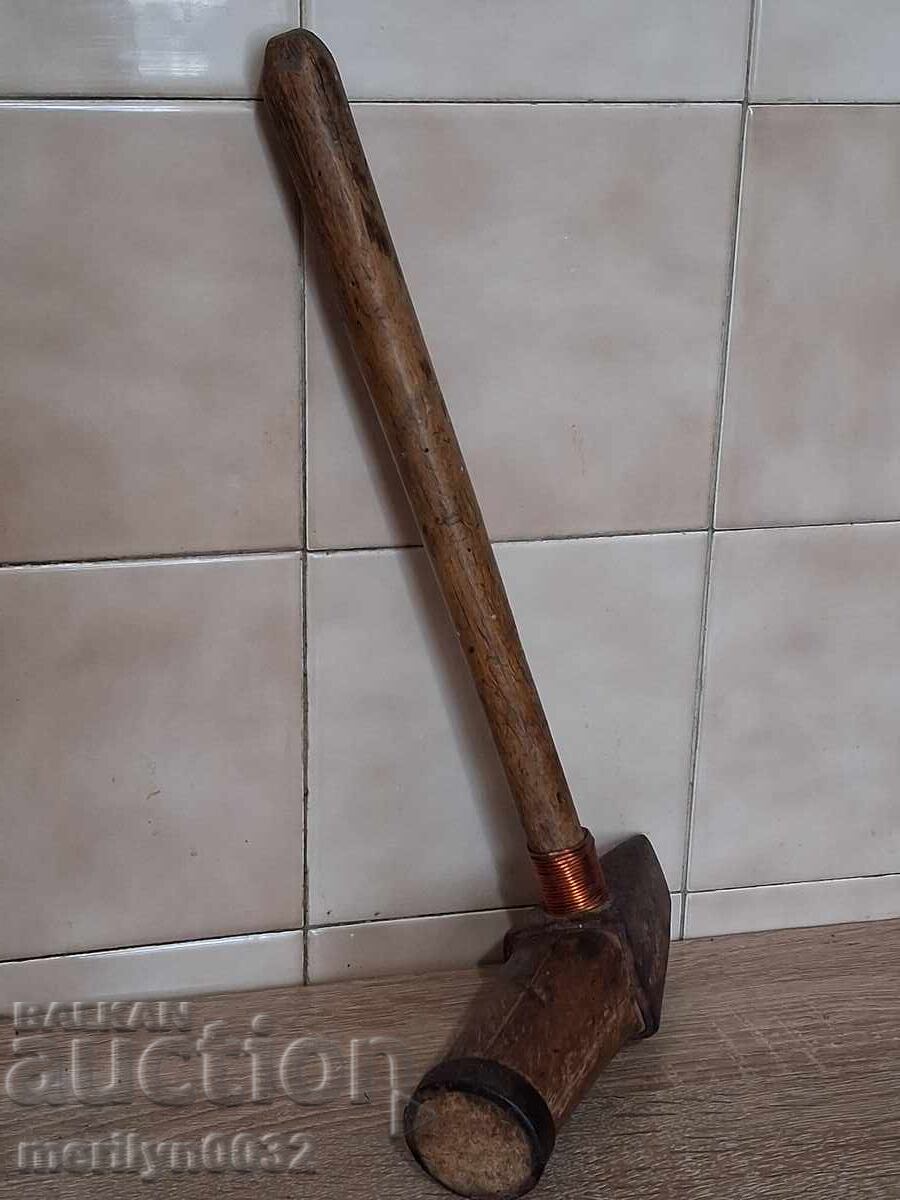Livrarea Ciocan de dogar vechi, lemn, fier forjat, butoi