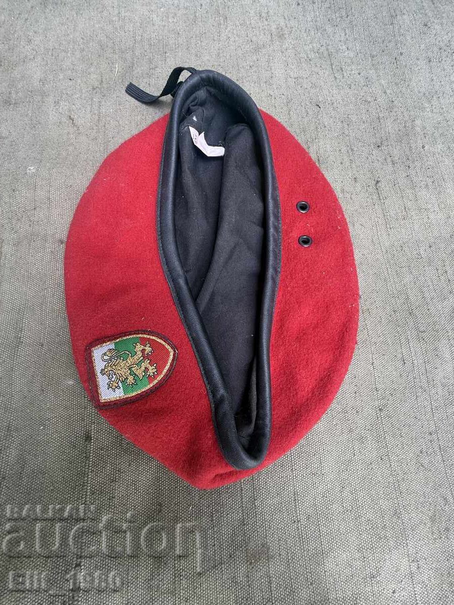 General-issue beret (women's) General-issue beret (women's)