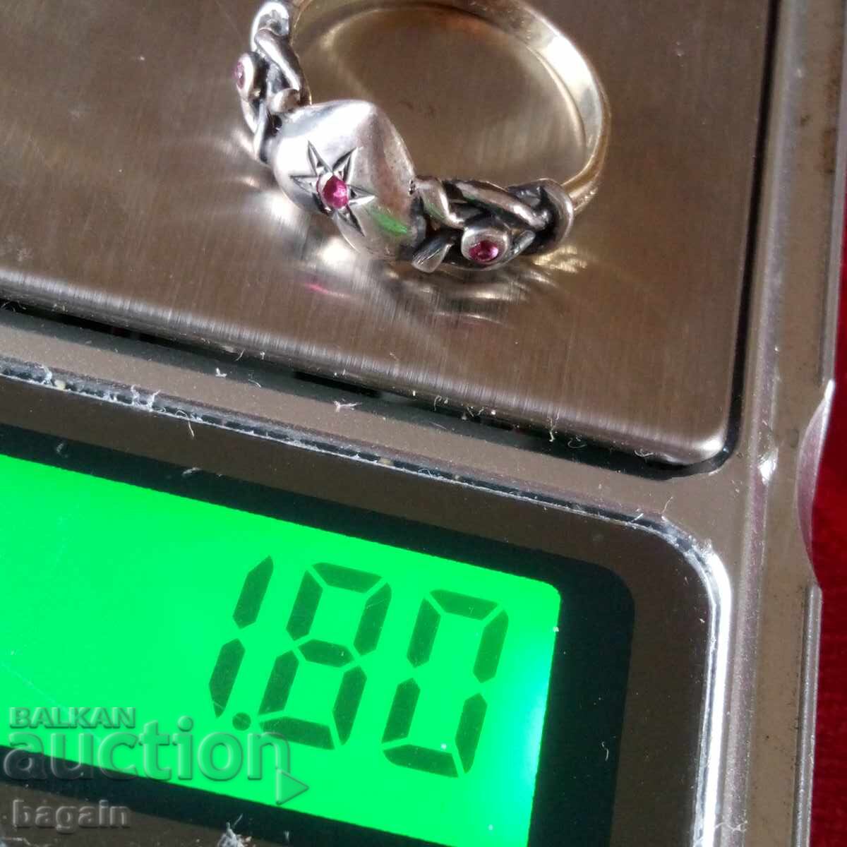 Delivery of Unique silver ring with rubies and gold plating