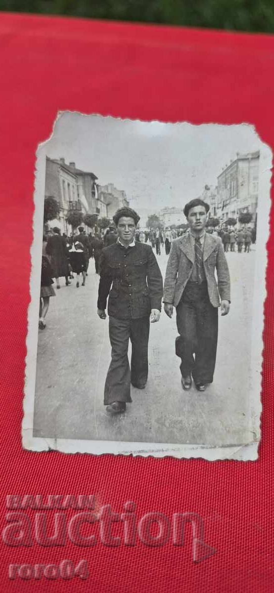 ОТ ЕДНО ЕВРО с цена € 1.00 | 1.96 лв.
