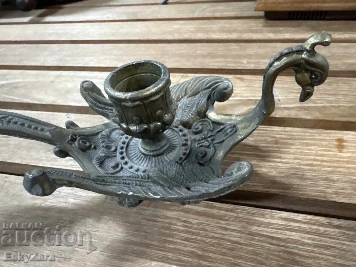 Vintage ορειχάλκινο κηροπήγιο τύπου "Chamberstick" με τιμή € 25.00 | 48.90 BGN