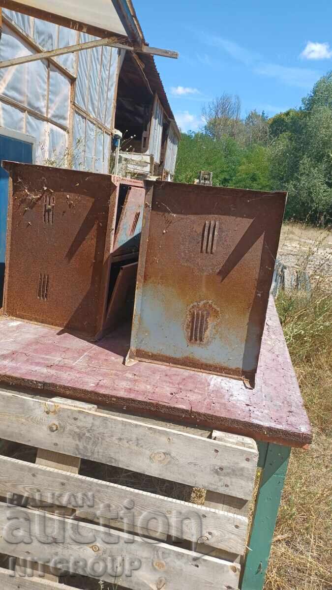 Dulapuri pentru vestiarele personalului cu preț € 200.00 | 391.17 BGN