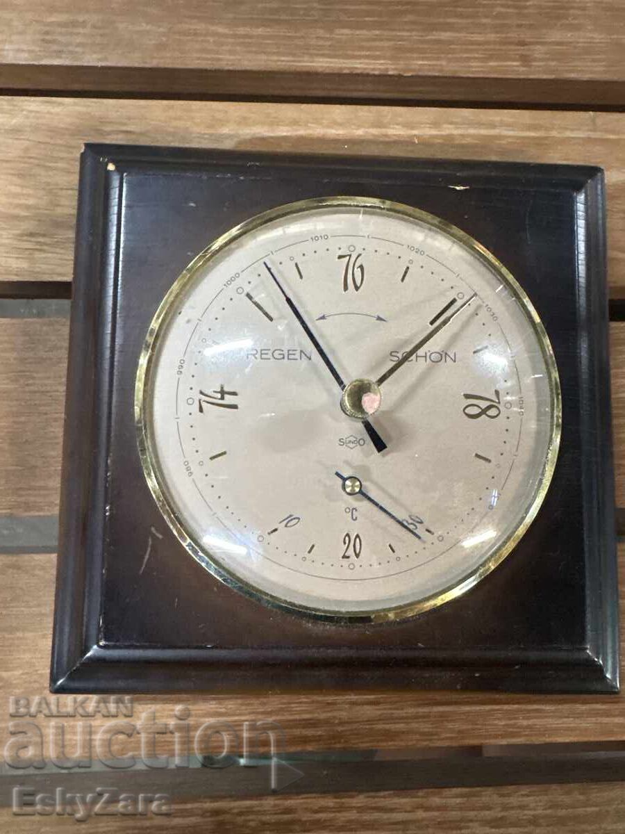 Vintage weather station (wall barometer and thermometer) Vintage weather station (wall barometer and thermometer)