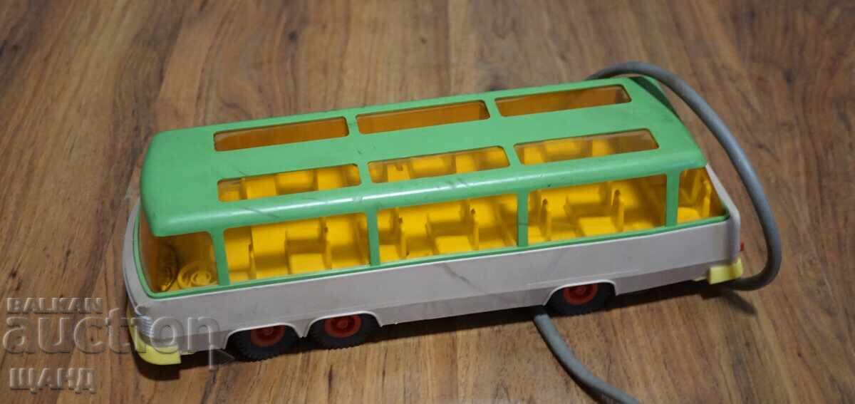 Jucărie de plastic veche model autobuz polonez pe baterii cu preț € 12.35 | 24.15 BGN Jucărie de plastic veche model autobuz polonez pe baterii cu preț € 12.35 | 24.15 BGN