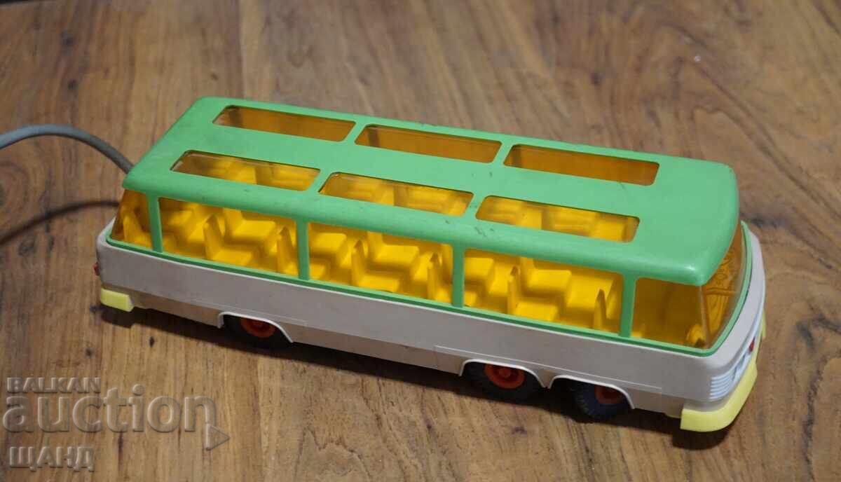 Livrarea Jucărie de plastic veche model autobuz polonez pe baterii Livrarea Jucărie de plastic veche model autobuz polonez pe baterii