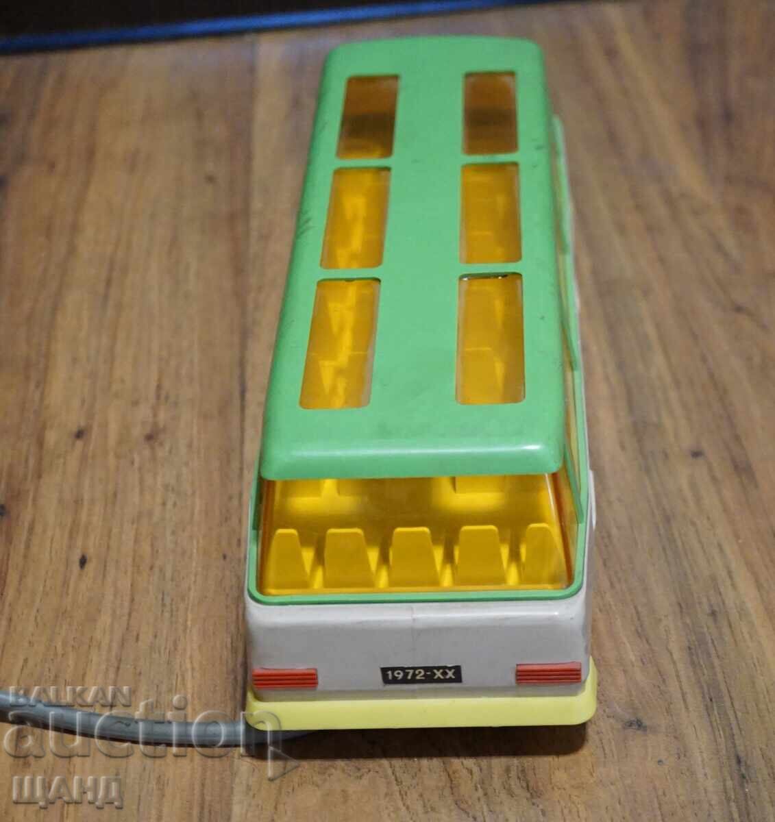 Jucărie de plastic veche model autobuz polonez pe baterii - 5 Jucărie de plastic veche model autobuz polonez pe baterii - 5
