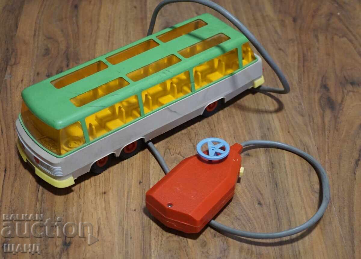 Jucărie de plastic veche model autobuz polonez pe baterii Jucărie de plastic veche model autobuz polonez pe baterii