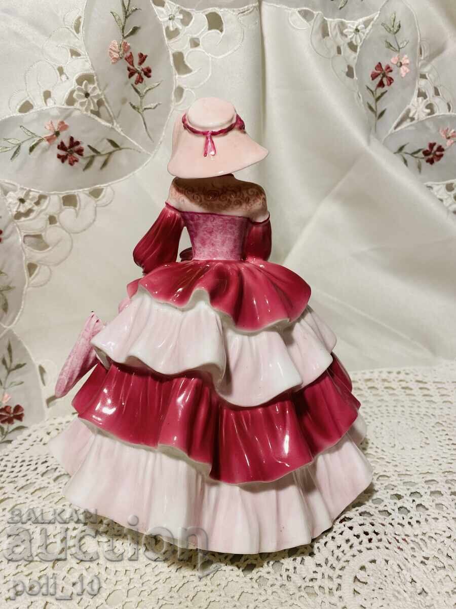 Delivery of porcelain figurine Delivery of porcelain figurine