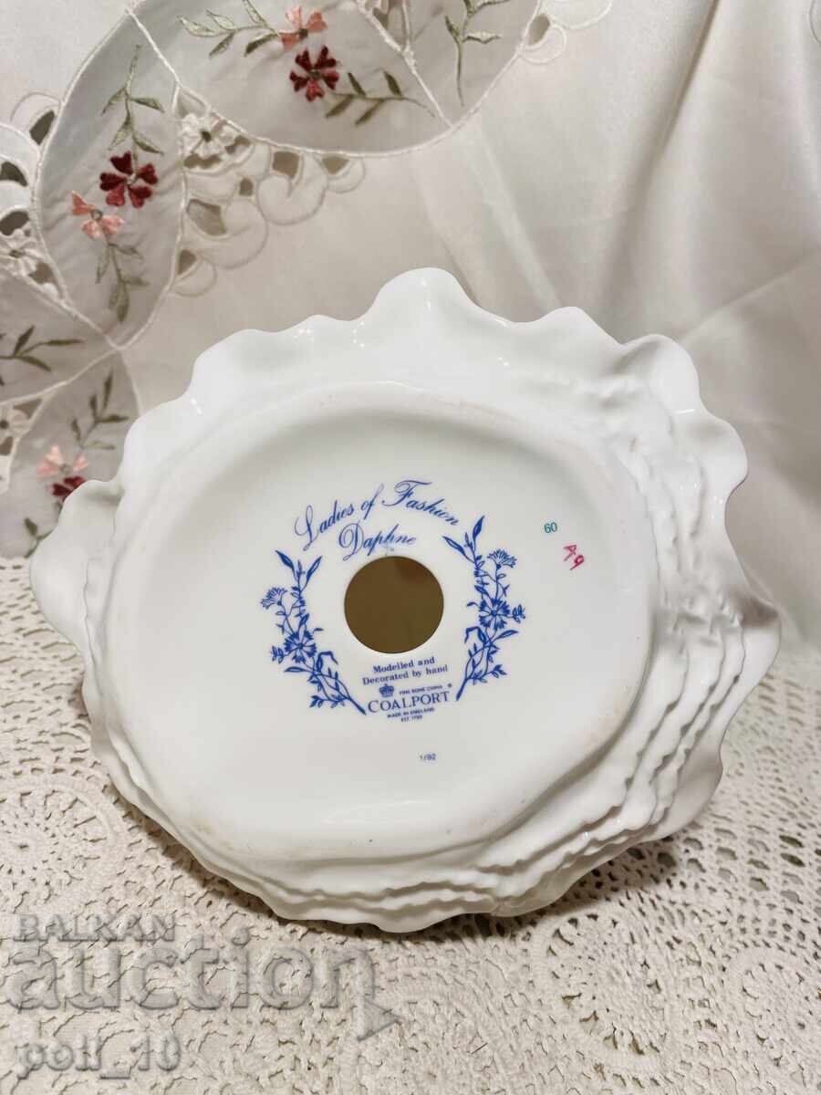 porcelain figurine - 6 porcelain figurine - 6