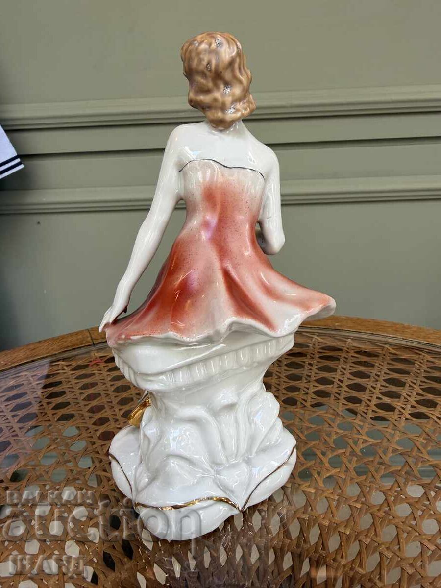 Figurină veche bulgărească din porțelan Femeie Marilyn SIP cu preț € 1.00 | 1.96 BGN Figurină veche bulgărească din porțelan Femeie Marilyn SIP cu preț € 1.00 | 1.96 BGN