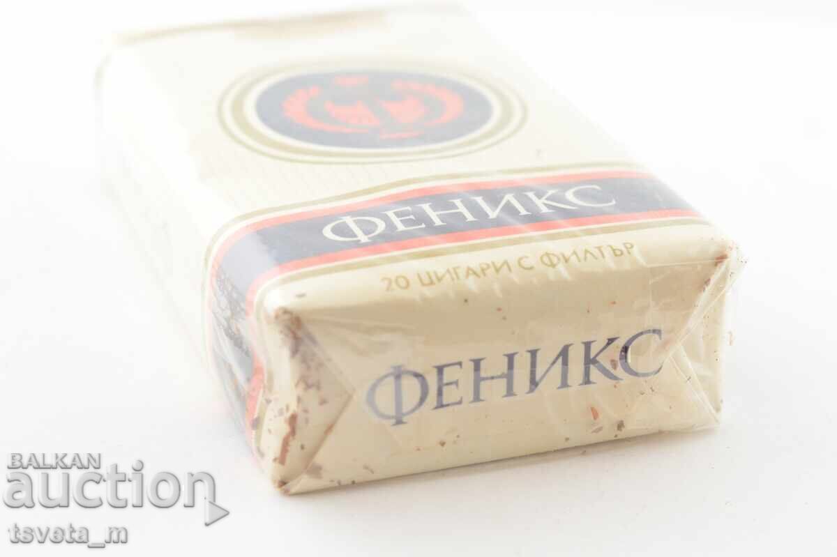 Delivery of PHOENIX cigarettes, sealed with cellophane and a social banderole