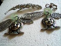 Dangling brooches