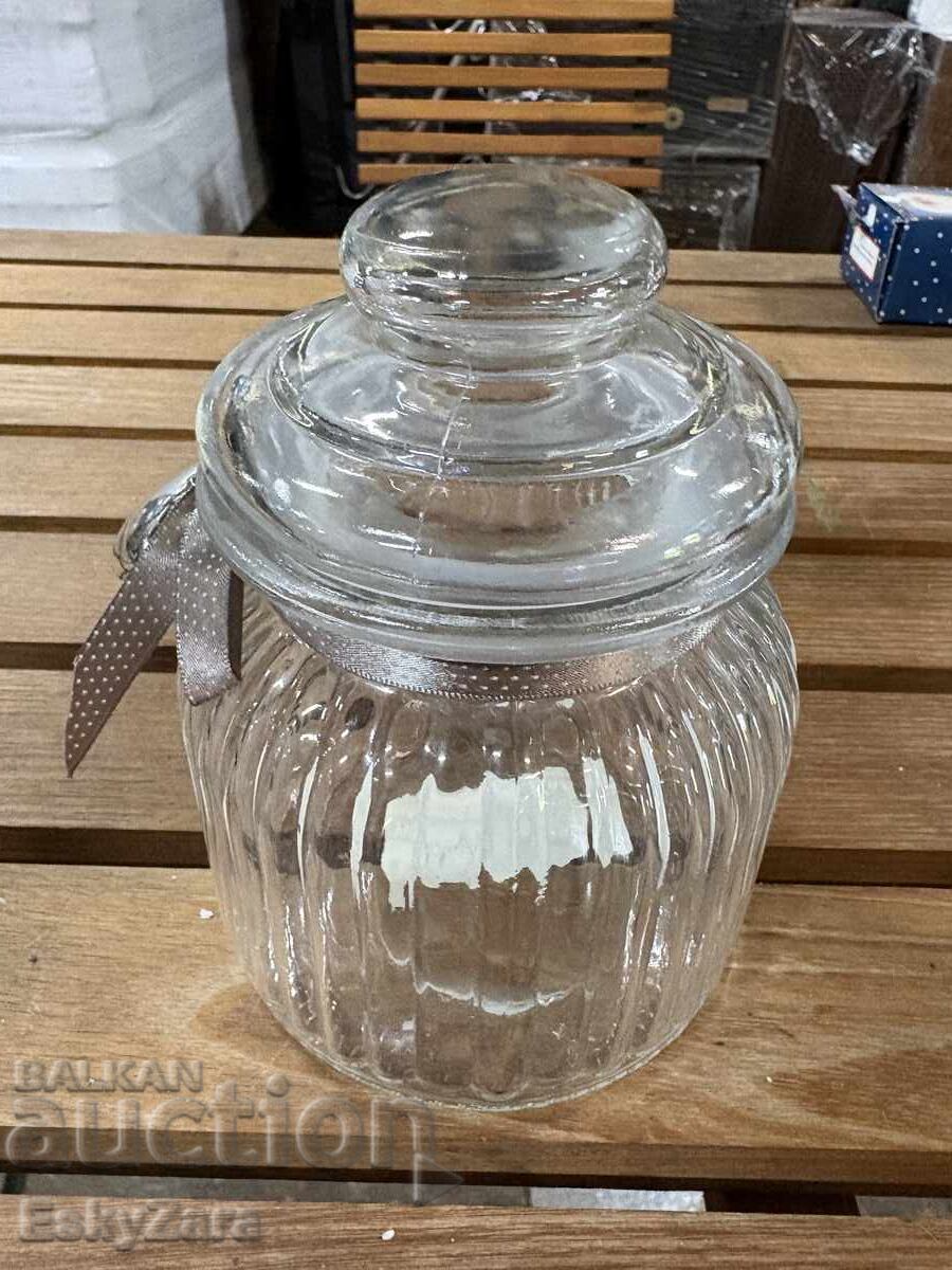 Буркан за сладки с цена € 10.00 | 19.56 лв.