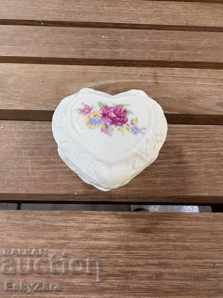 Κουτί από πορσελάνη με τιμή € 10.00 | 19.56 BGN