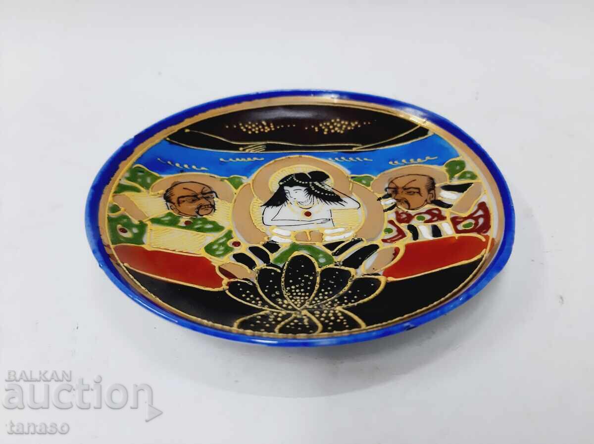 Аукцион Стара китайска чиния за стена Red Medallion 11 см