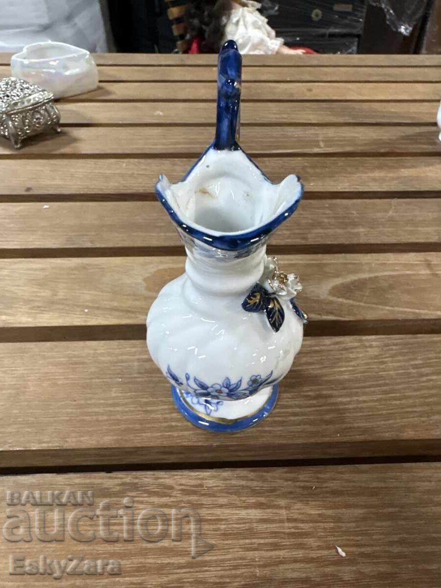 Licitație Un ulcior