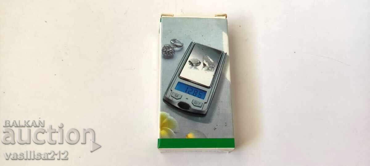 Бижутерска везна,мини с цена € 4.00 | 7.82 лв.