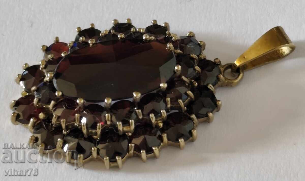 Gold pendant -8 karat- 333 with garnets with price € 649.99 | 1271.27 BGN