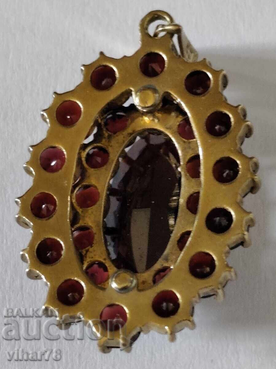 Gold pendant -8 karat- 333 with garnets - 7