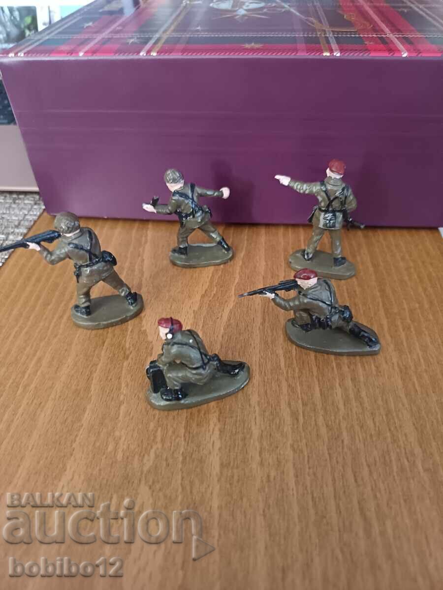 Licitație Lot de soldăței / figurine pictate manual
