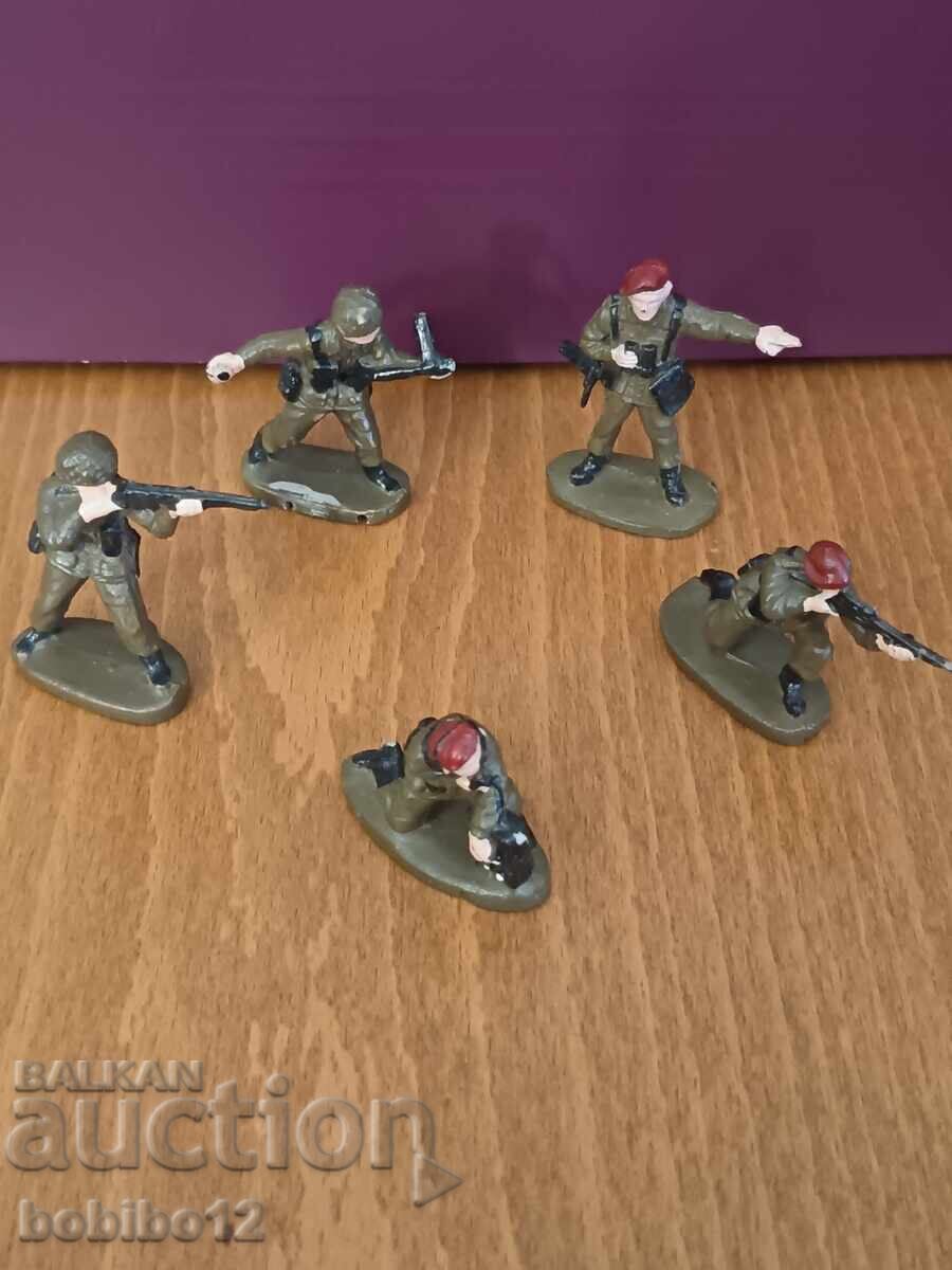 Lot de soldăței / figurine pictate manual - 6