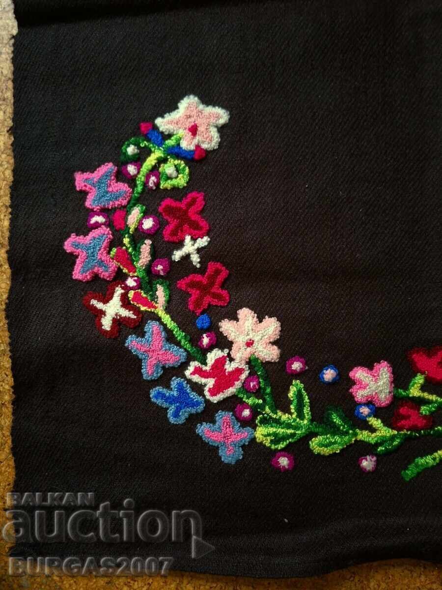 Șorț vechi pentru costum popular - 4 cu preț € 75.00 | 146.69 BGN