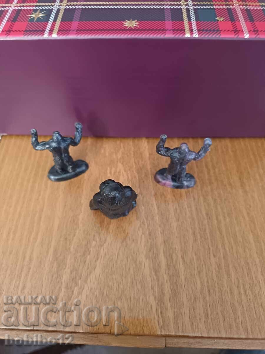 Delivery of Retro collectible Gorilla / King Kong figures (3 pieces) – V