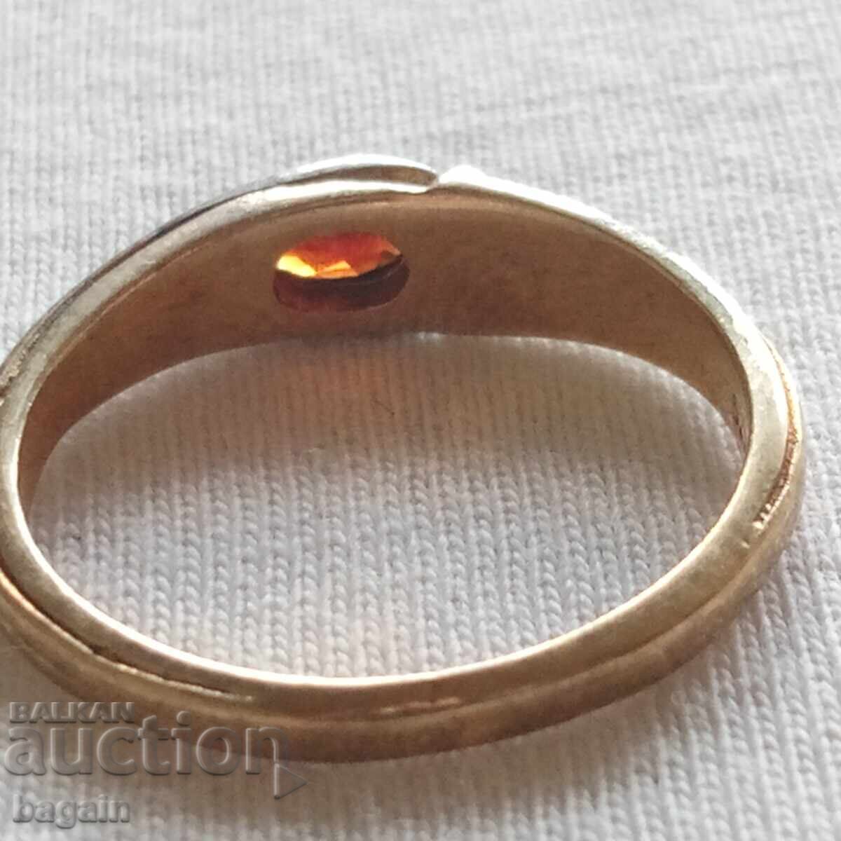 Inel cu granat. Argint placat cu aur cu preț € 25.00 | 48.90 BGN Inel cu granat. Argint placat cu aur cu preț € 25.00 | 48.90 BGN
