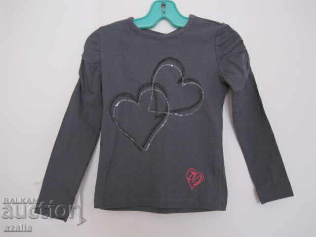 Gray blouse with two hearts Gray blouse with two hearts