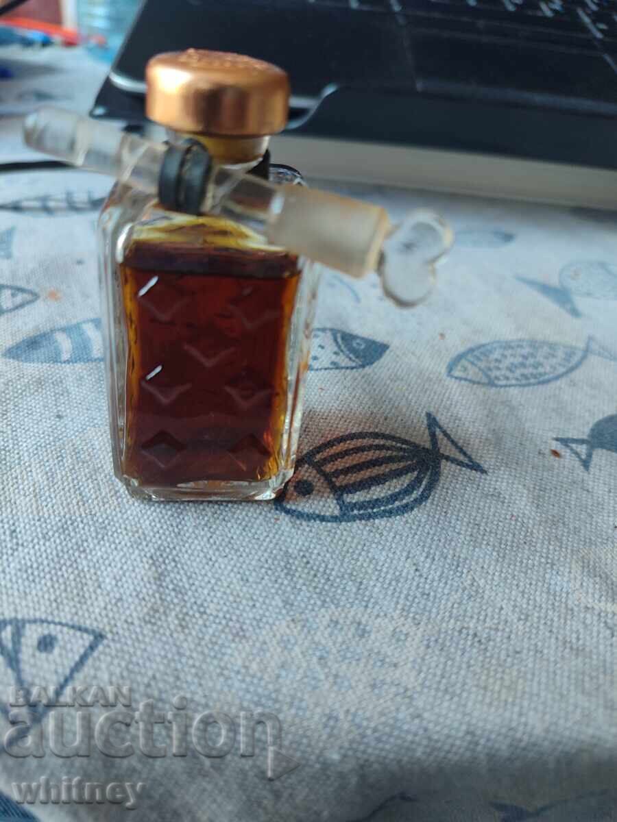 Licitație Parfum "Dama de pică" 1965