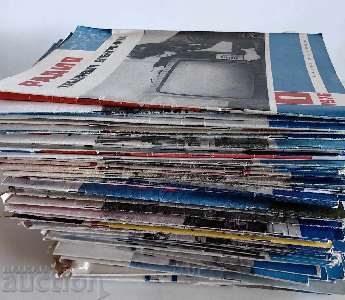 LOT 100 REVISTE SOCIALE RADIO și TV