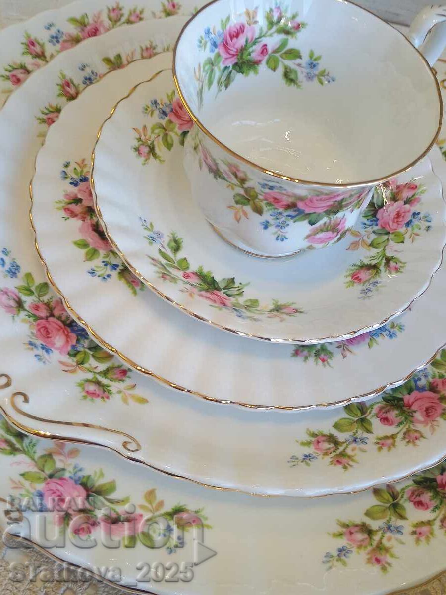 Royal Albert "Moss Rose" porcelain dinner set with price € 15.00 | 29.34 BGN Royal Albert "Moss Rose" porcelain dinner set with price € 15.00 | 29.34 BGN