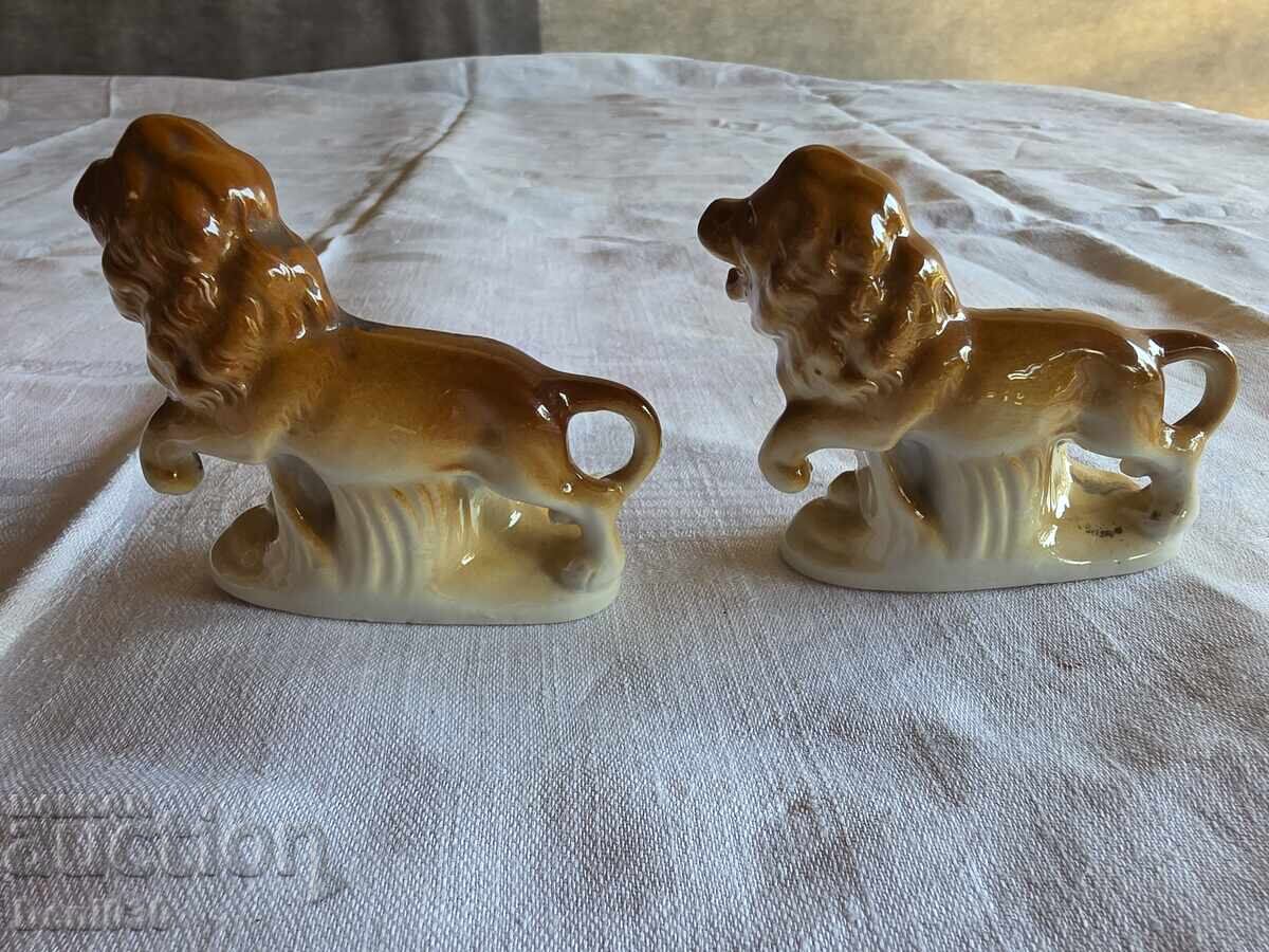 Porcelain figurines - 5 Porcelain figurines - 5