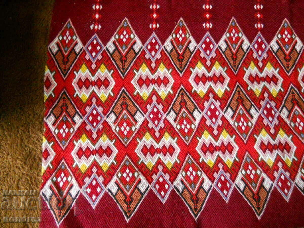 Old, hand-embroidered wall rug - 5