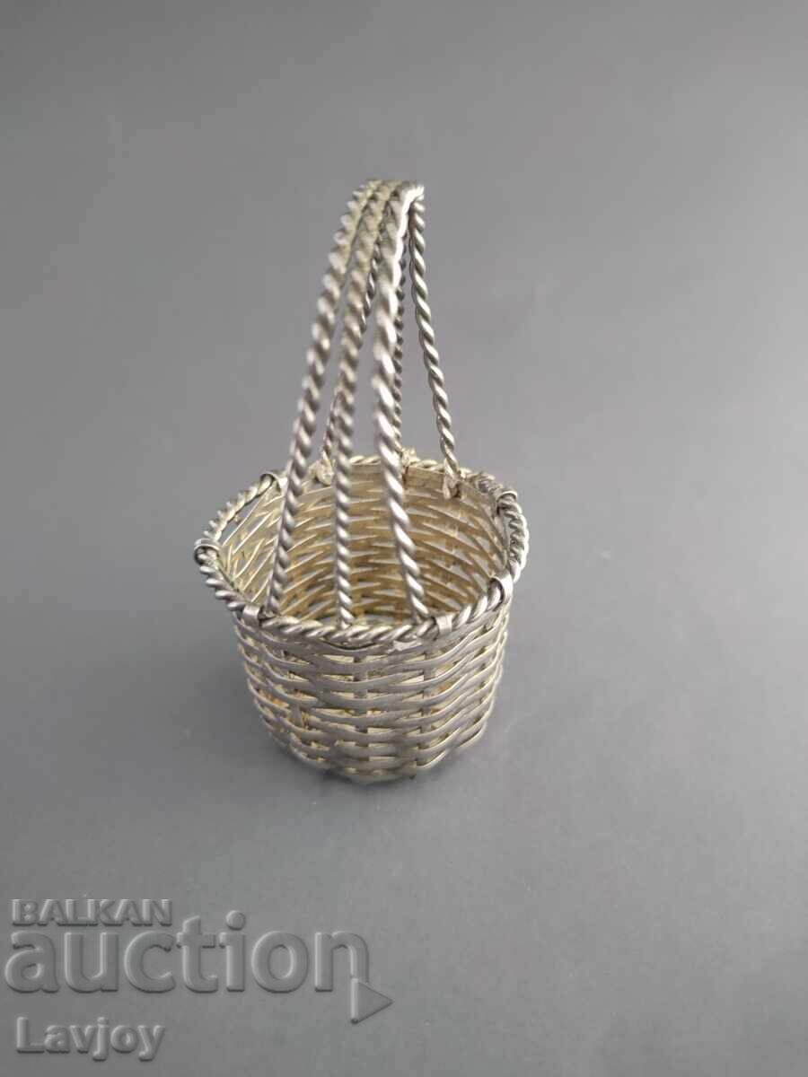 Coș decorativ împletit, placat cu argint cu preț € 15.00 | 29.34 BGN