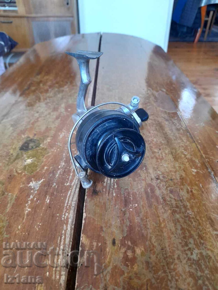 Παλιό καρούλι ψαρέματος με τιμή € 16.00 | 31.29 BGN Παλιό καρούλι ψαρέματος με τιμή € 16.00 | 31.29 BGN