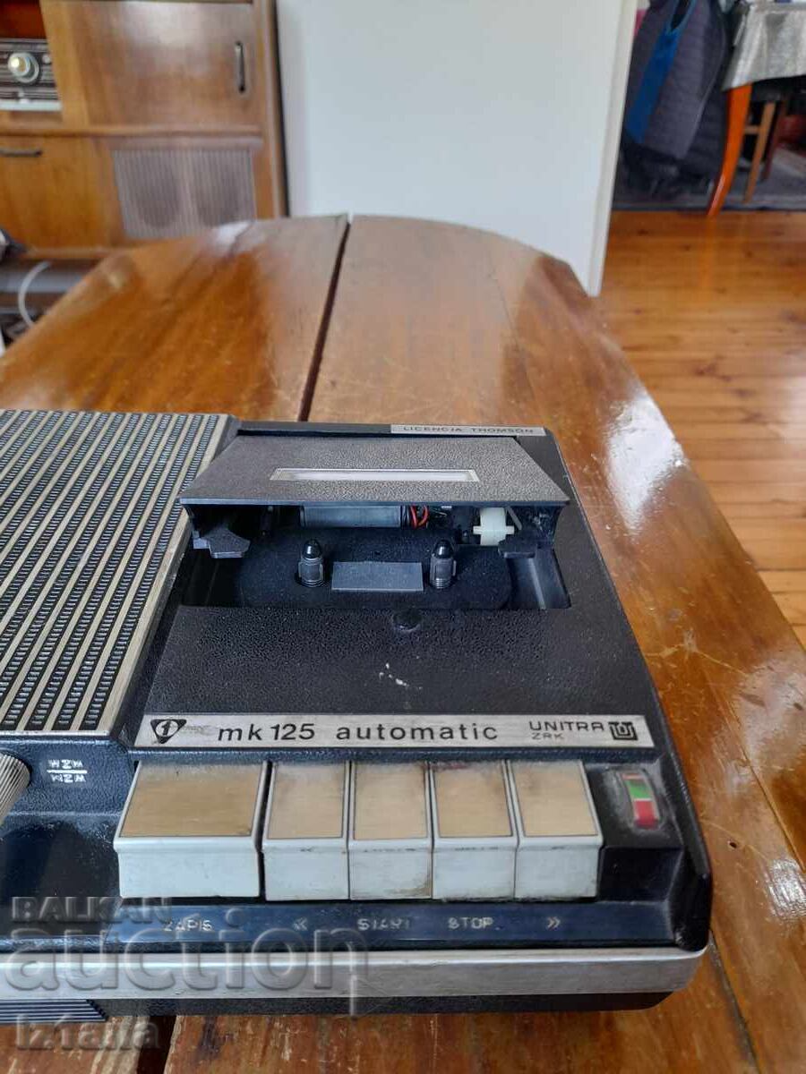 Delivery of Vintage Unitra MK125 cassette player